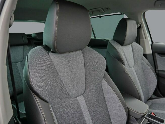 Škoda Octavia Combi Edition 130 Selection 1.5 TSI m-HEV 150 KM DSG