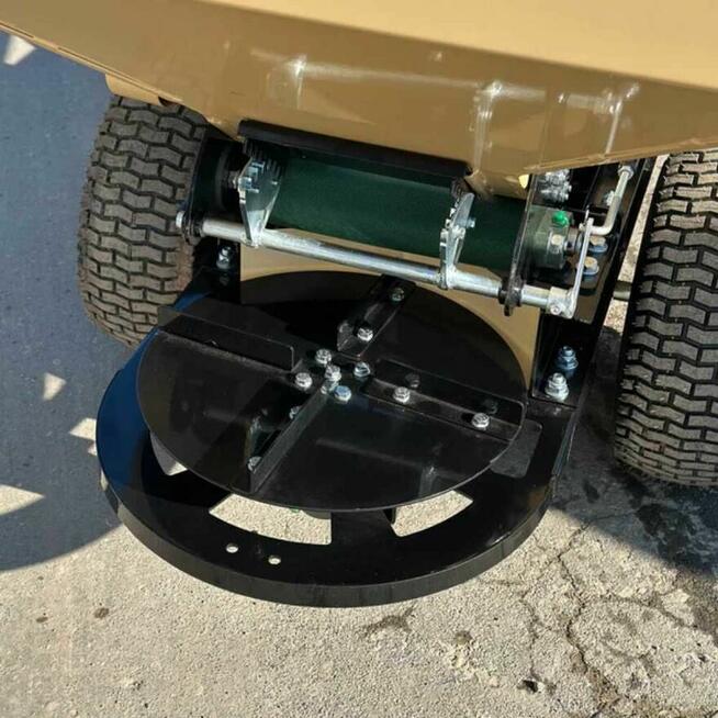 Posypywarka rozsiewacz nawozu i wapna MEYER PN325