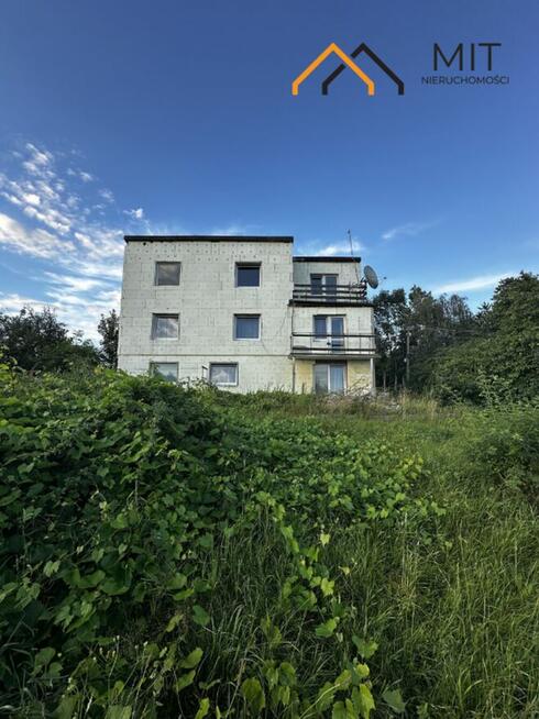 Dom na ul.Zwięczycka 4, 300 m² na działce 9 arów.