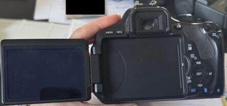 Syndyk sprzeda aparat Canon EOS600D, EF-S 18-55 MC Helios 44