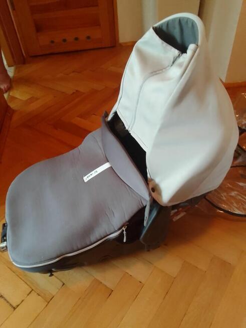 Sprzedam fotelik dziecięcy samochodowy