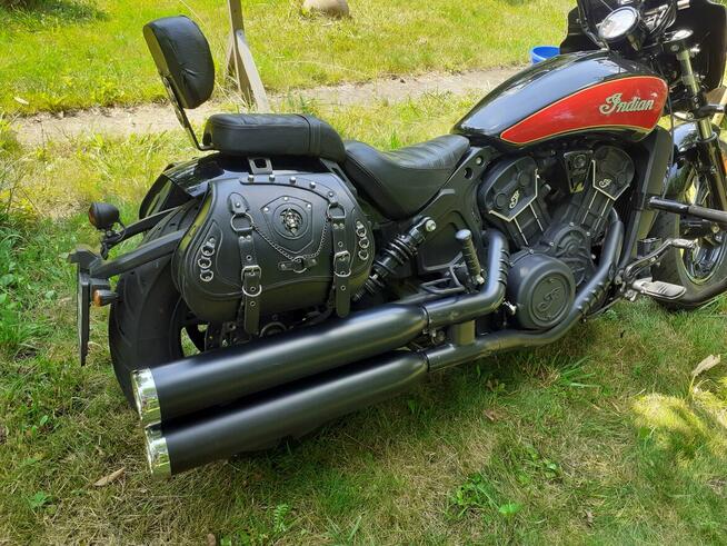 INDIAN scout bobber 2021r od motocyklisty