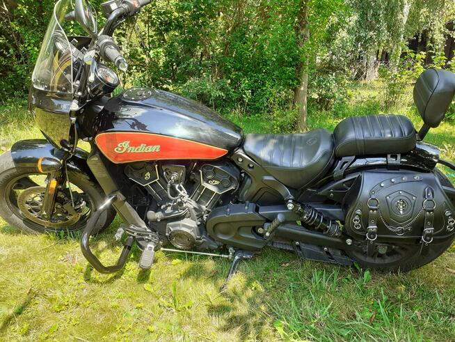 INDIAN scout bobber 2021r od motocyklisty