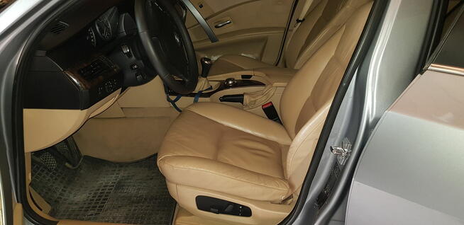 BMW e60 530d manual, skóry, hak