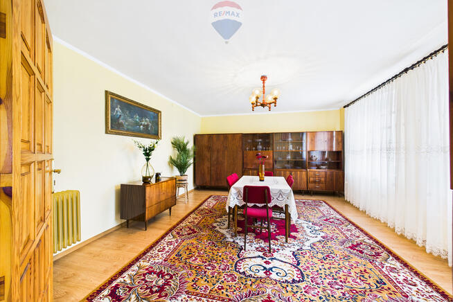 Dom z zabudowaniami, duża działka i wiejski klimat