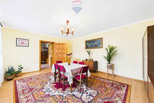 Dom z zabudowaniami, duża działka i wiejski klimat