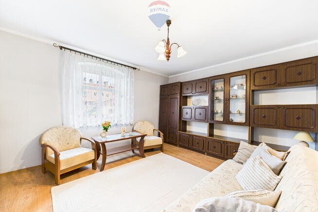 Dom z zabudowaniami, duża działka i wiejski klimat