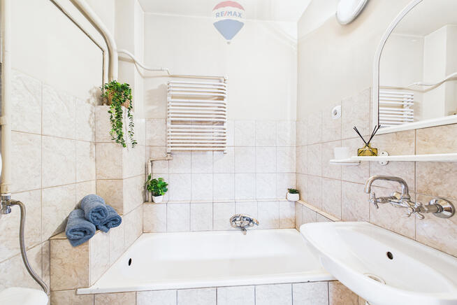 Dom z zabudowaniami, duża działka i wiejski klimat