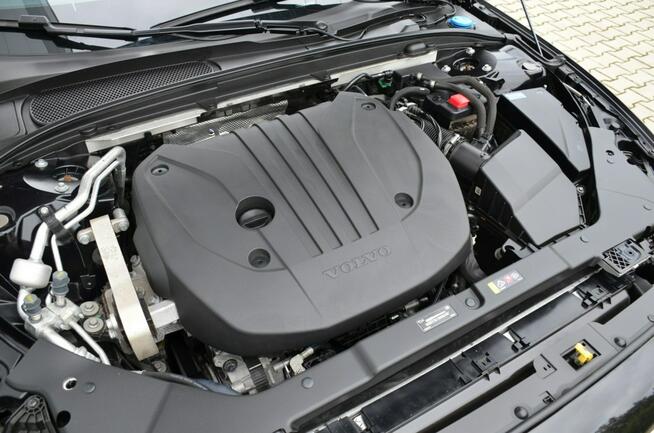 Volvo V60 Czarne Zarejestrowane 2.0B3 Mild Hybrid Serwis As.pasa Czytanie znaków