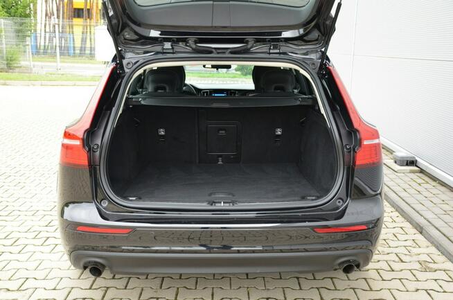 Volvo V60 Czarne Zarejestrowane 2.0B3 Mild Hybrid Serwis As.pasa Czytanie znaków