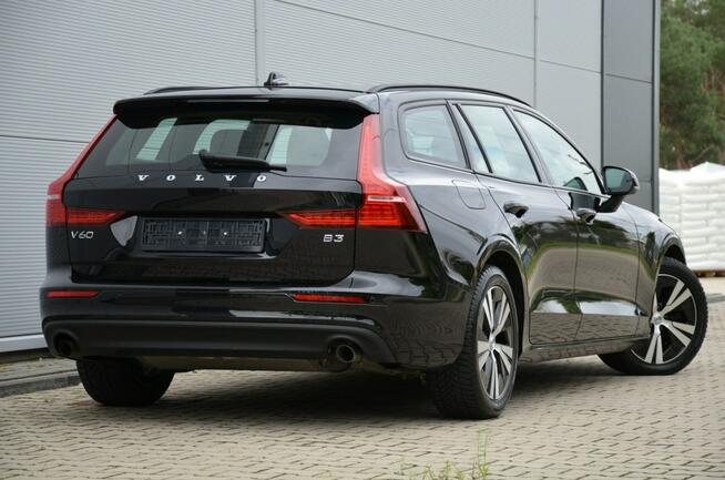 Volvo V60 Czarne Zarejestrowane 2.0B3 Mild Hybrid Serwis As.pasa Czytanie znaków