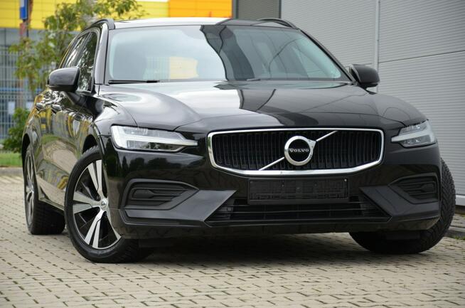 Volvo V60 Czarne Zarejestrowane 2.0B3 Mild Hybrid Serwis As.pasa Czytanie znaków