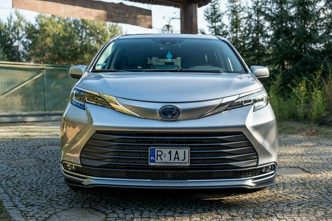 Toyota Sienna Oryginalny przebieg / Bogato wyposażona / 2.5 Hybryda