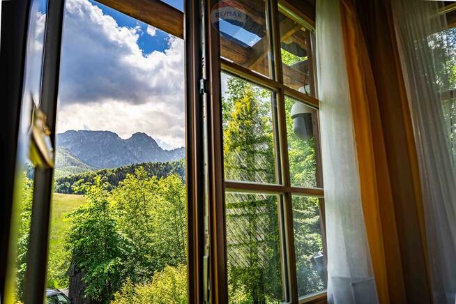 Zabytkowa willa z duszą artystyczną i widokiem