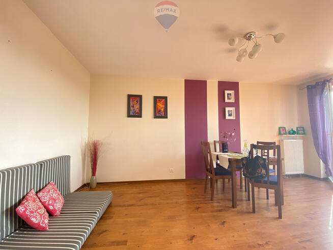 Mieszkanie w dobrej lokalizacji / balkon i m.park.