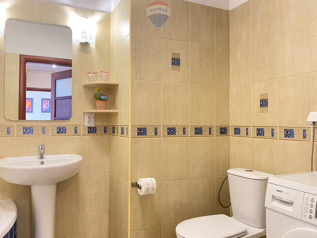 Mieszkanie w dobrej lokalizacji / balkon i m.park.