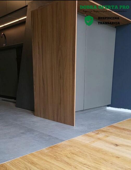 Kawalerka z balkonem i widokiem na rzekę