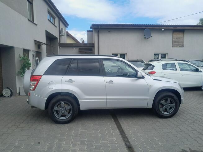 Suzuki Grand Vitara 2.0i 4X4 alufelgi skóry szyberdach klimatronik tempomat EXLUSIVE