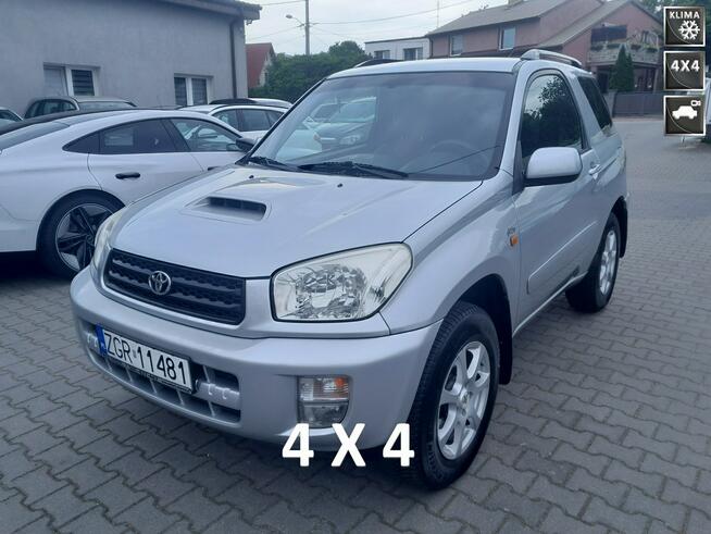Toyota RAV-4 2.0 D4D  4X4 klima alufelgi kamera elektryka stan BDB 3 drzwi