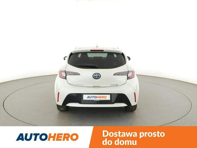 Toyota Corolla HEV full LED navi virtual cocpit klima auto grzane fotele kamera