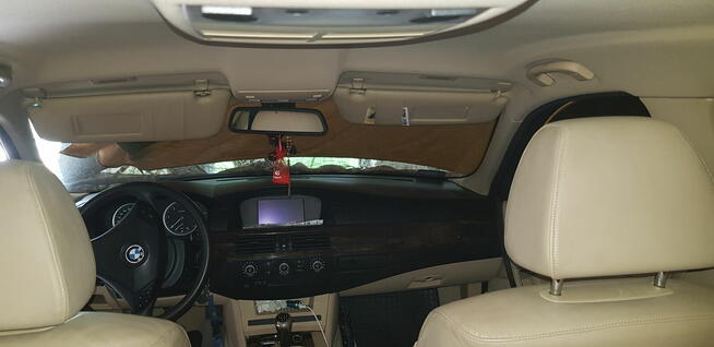 BMW e60 530d manual, skóry, hak