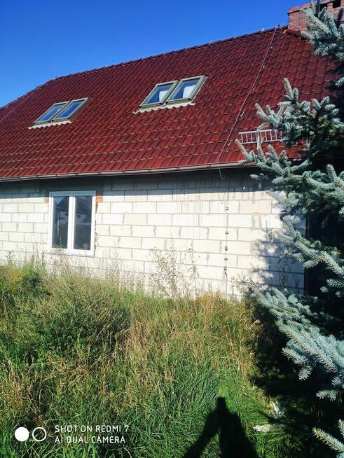 Dom w sąsiedztwie granicy