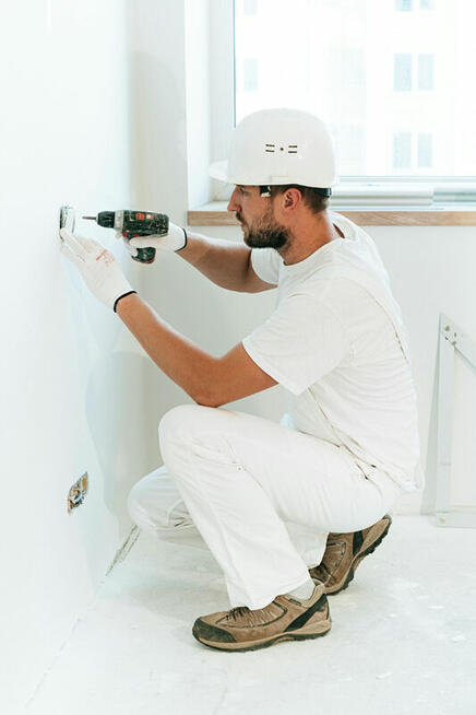 ELEKTRYK INSTALACJE BUDOWLANE (Oettingen-EL-CM-DE)