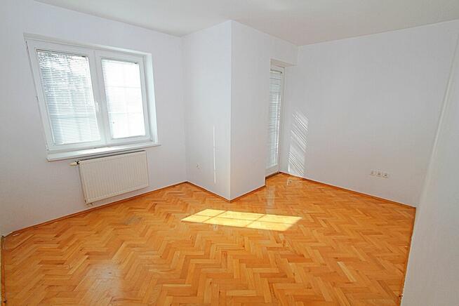 Dom z potencjałem, Nowa wieś