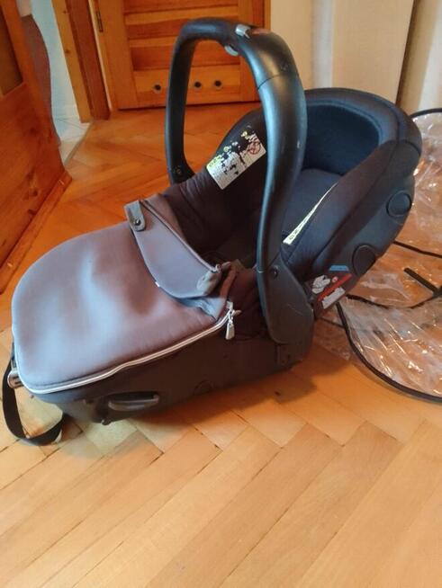 Sprzedam fotelik dziecięcy samochodowy