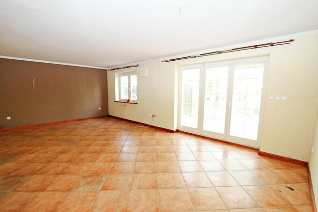 Dom z potencjałem, Nowa wieś