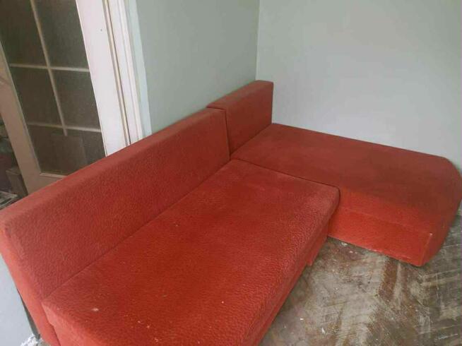 Kanapa narożna z funkcją spania