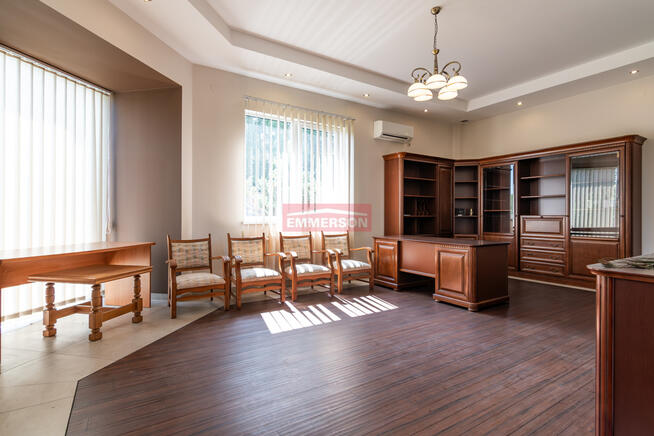 Budynek handlowo usługowy , magazyn