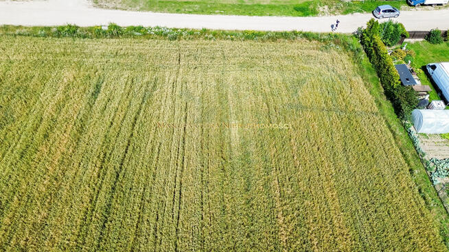 Działka budowlana z mediami obok Żukowa