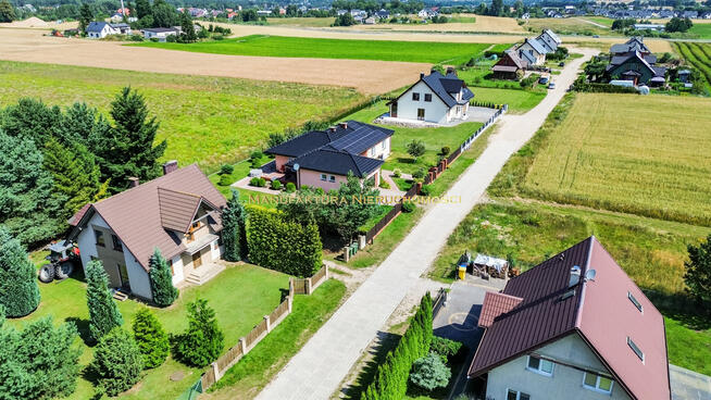 Działka budowlana z mediami obok Żukowa