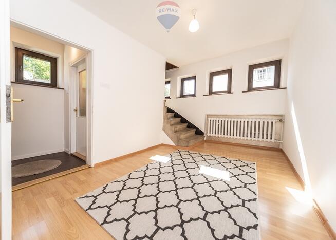 Dom wolnostojący w świetnej lokalizacji