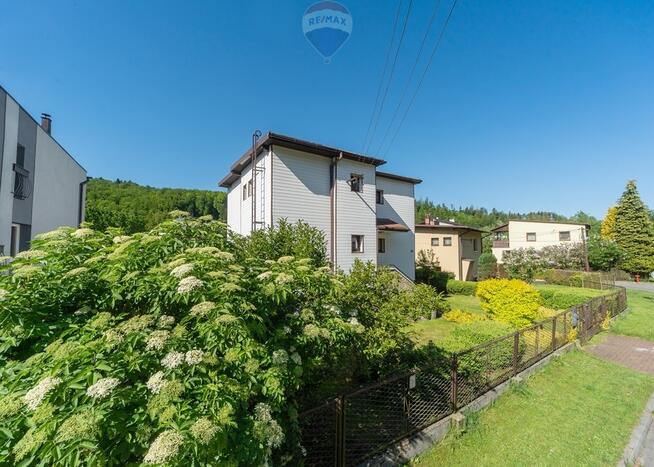 Dom wolnostojący w świetnej lokalizacji