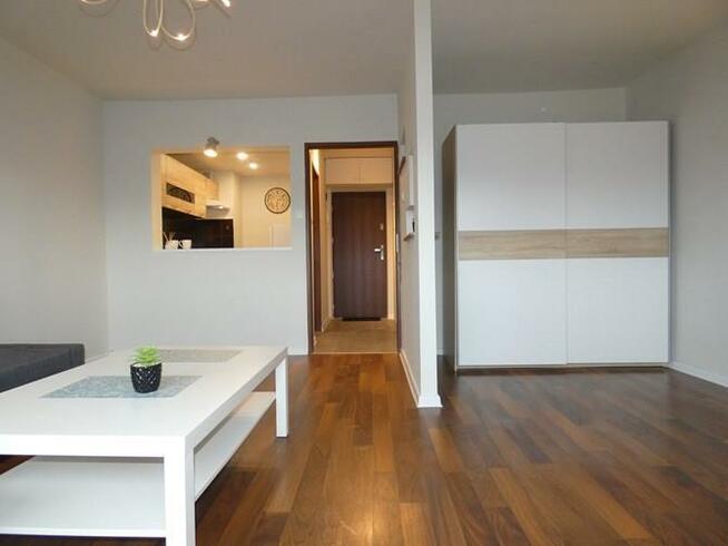 Kawalerka z osobną kuchnią, klimatyzacja,Klonowa 7