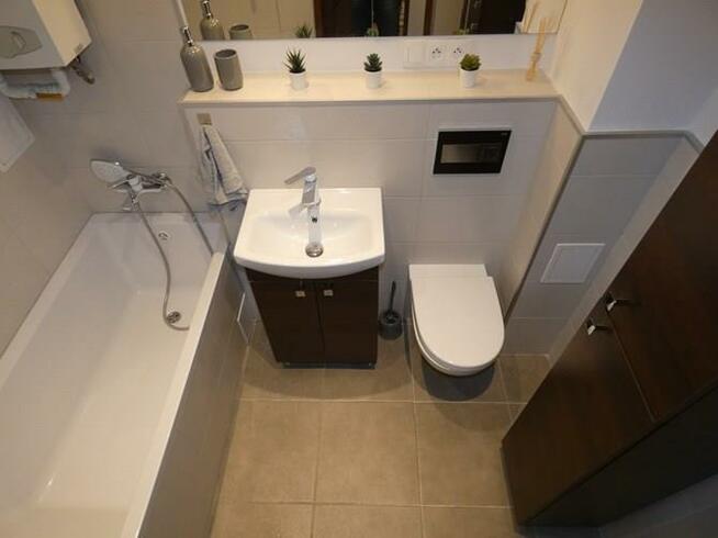 Kawalerka z osobną kuchnią, klimatyzacja,Klonowa 7