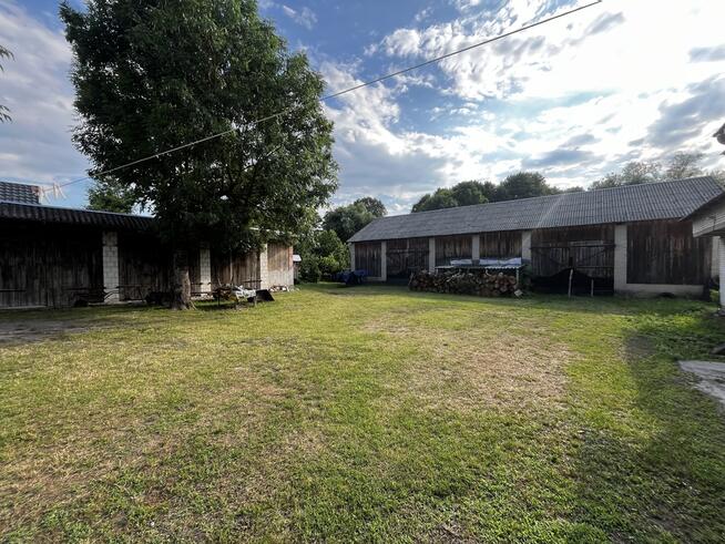 Bielsko- dom z działką, stawem i zabudowaniami