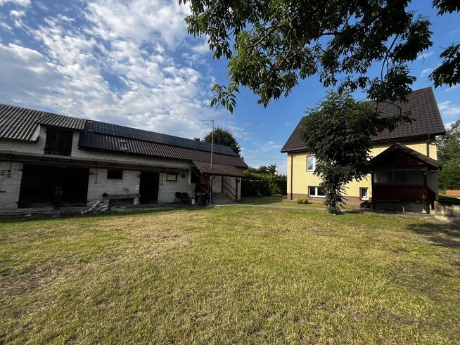 Bielsko- dom z działką, stawem i zabudowaniami