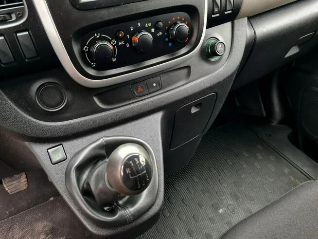 Trafic 1.6 dCi L2H1 Expressio 120KM NAVI klima SERWIS 9 osób 2015