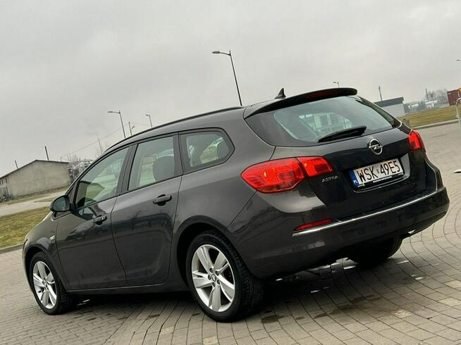 Opel Astra Sport Tourer Berlin 1.4 Turbo Lift Navi Alu17 PDC Service NAP