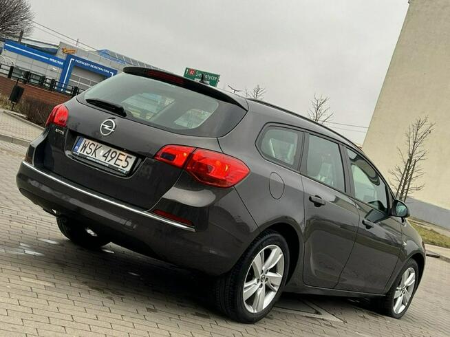 Opel Astra Sport Tourer Berlin 1.4 Turbo Lift Navi Alu17 PDC Service NAP