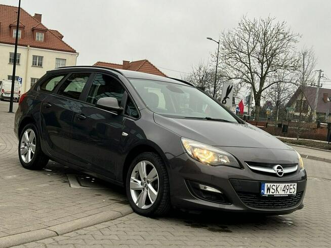 Opel Astra Sport Tourer Berlin 1.4 Turbo Lift Navi Alu17 PDC Service NAP