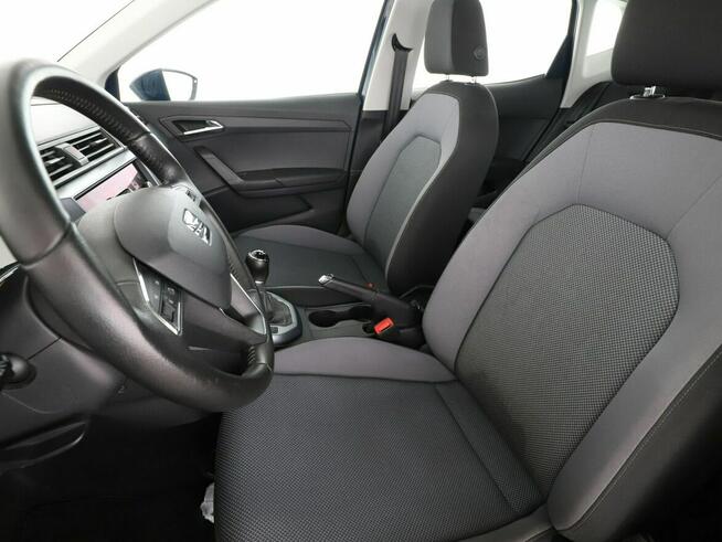 Seat Arona navigacja klimatyzacja czujniki parkowania multifunkcja