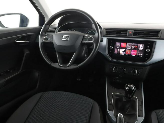 Seat Arona navigacja klimatyzacja czujniki parkowania multifunkcja