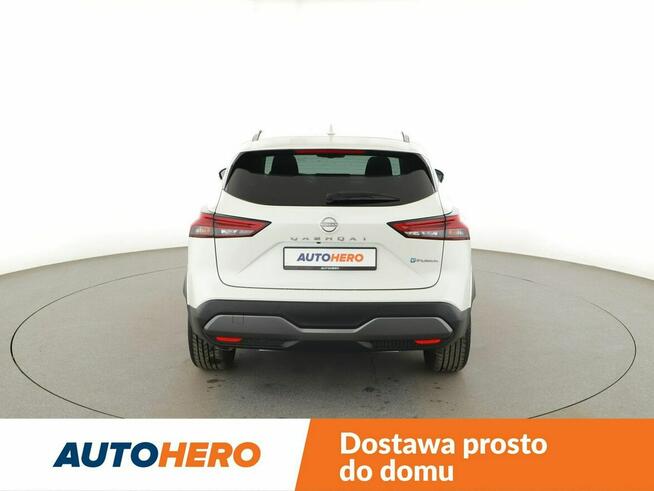 Nissan Qashqai HEV automat full LED navi kamery el sterowane fotele