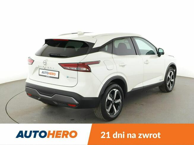 Nissan Qashqai HEV automat full LED navi kamery el sterowane fotele