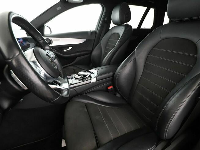 Mercedes C 300 PHEV AMG Line multibeam LED panorama virtual cocpit skóra/alcantara