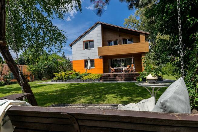 RODZINNY AZYL Z DUSZĄ ARTYSTY – JEDLNIA-LETNISKO